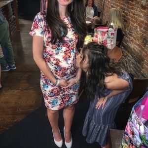 Gorgeous floral Maternity dress! Worn once
